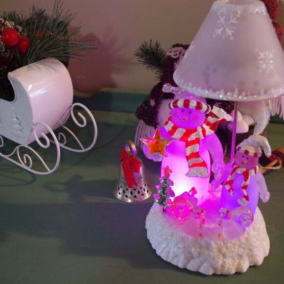 Beautiful Glass TeaLight Lamp With Lighted Base - Picture 2 of 6